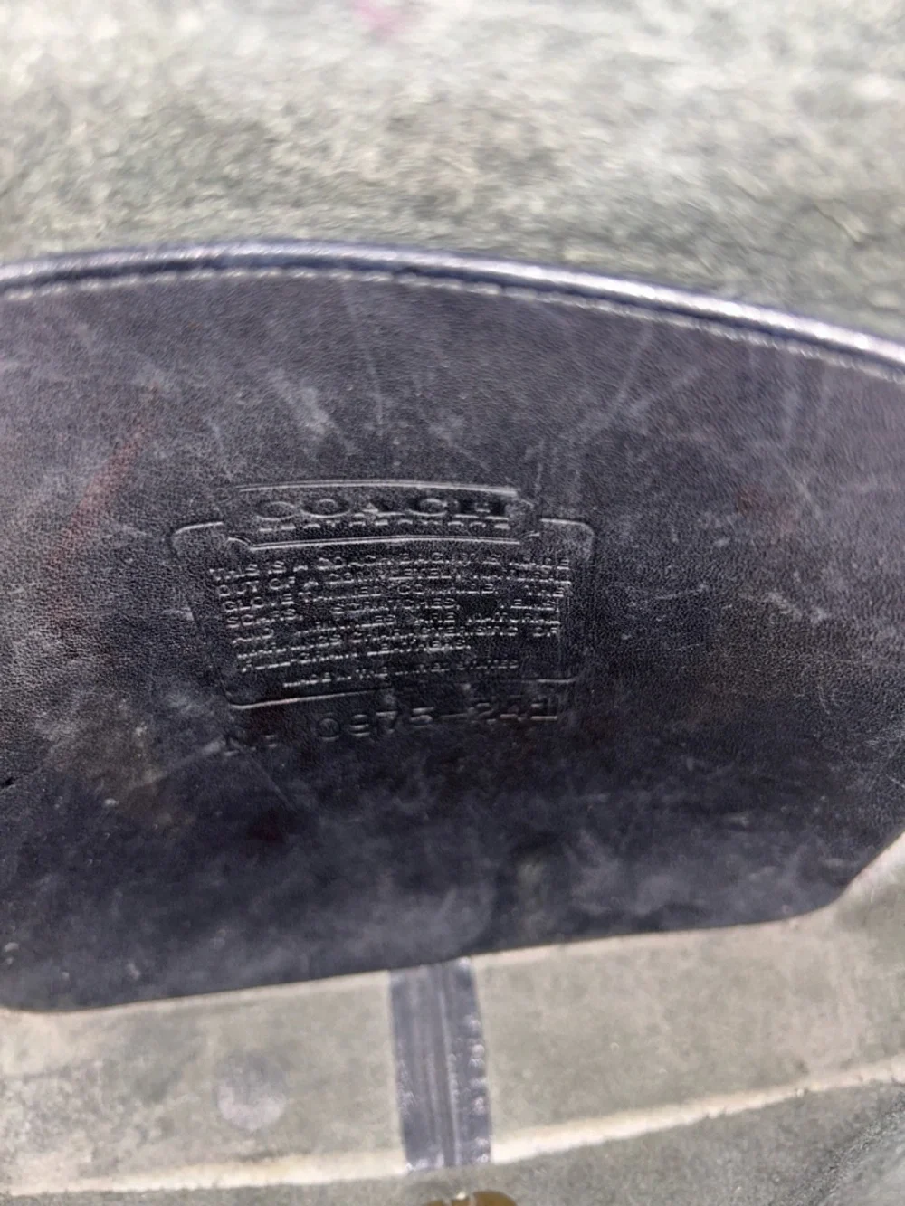 Coach- Vintage Black Leather Crossbody Bag with Turn-Lock Closure - Picture 3 of 13